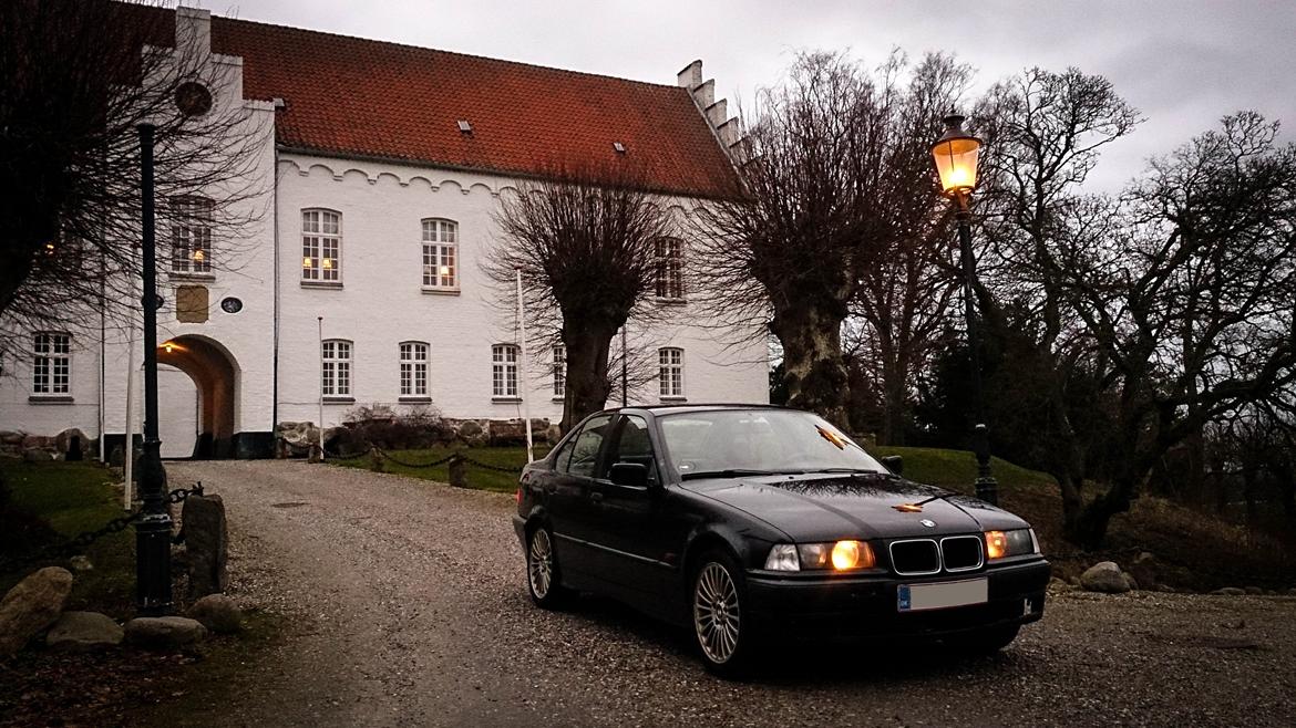 BMW E36 320i billede 1