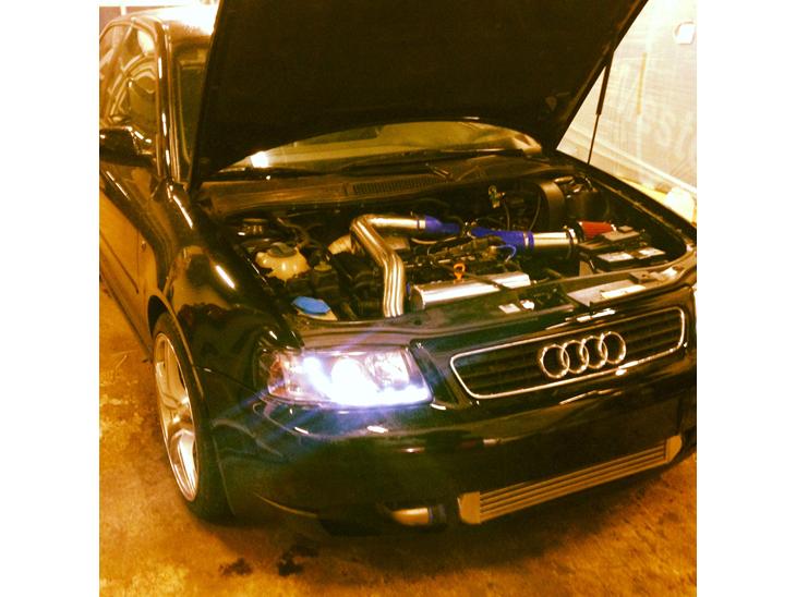 {{currentPhoto.altText}} billede {{currentPhoto.number}}