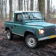 Land Rover Defender 90"