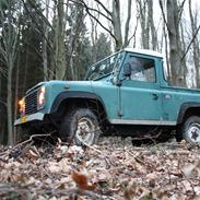 Land Rover Defender 90"