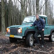 Land Rover Defender 90"