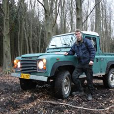 Land Rover Defender 90"