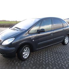 Citroën Xsara Picasso Prestige 1,8i 16V aka Ægget
