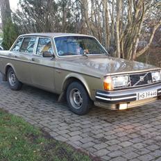 Volvo 240 GLE.