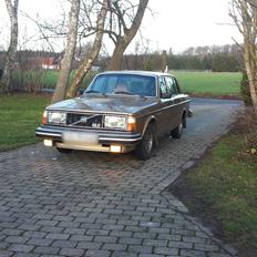 Volvo 240 GLE.