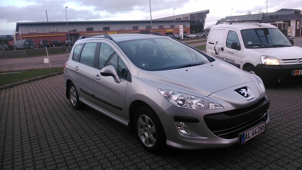Peugeot 308 1.6 HDI Comfort plus st car billede 2
