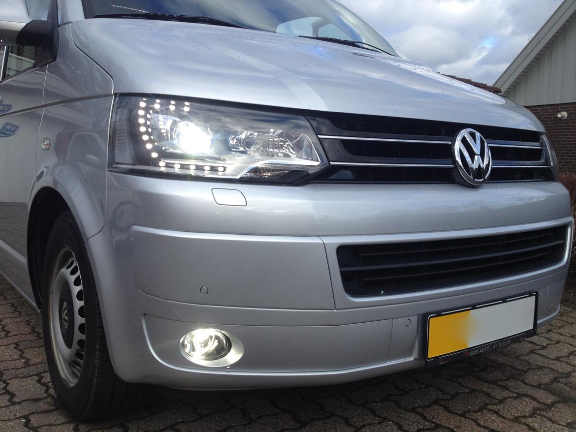 VW Transporter T5 Kombi Lang - Ny front billede 1