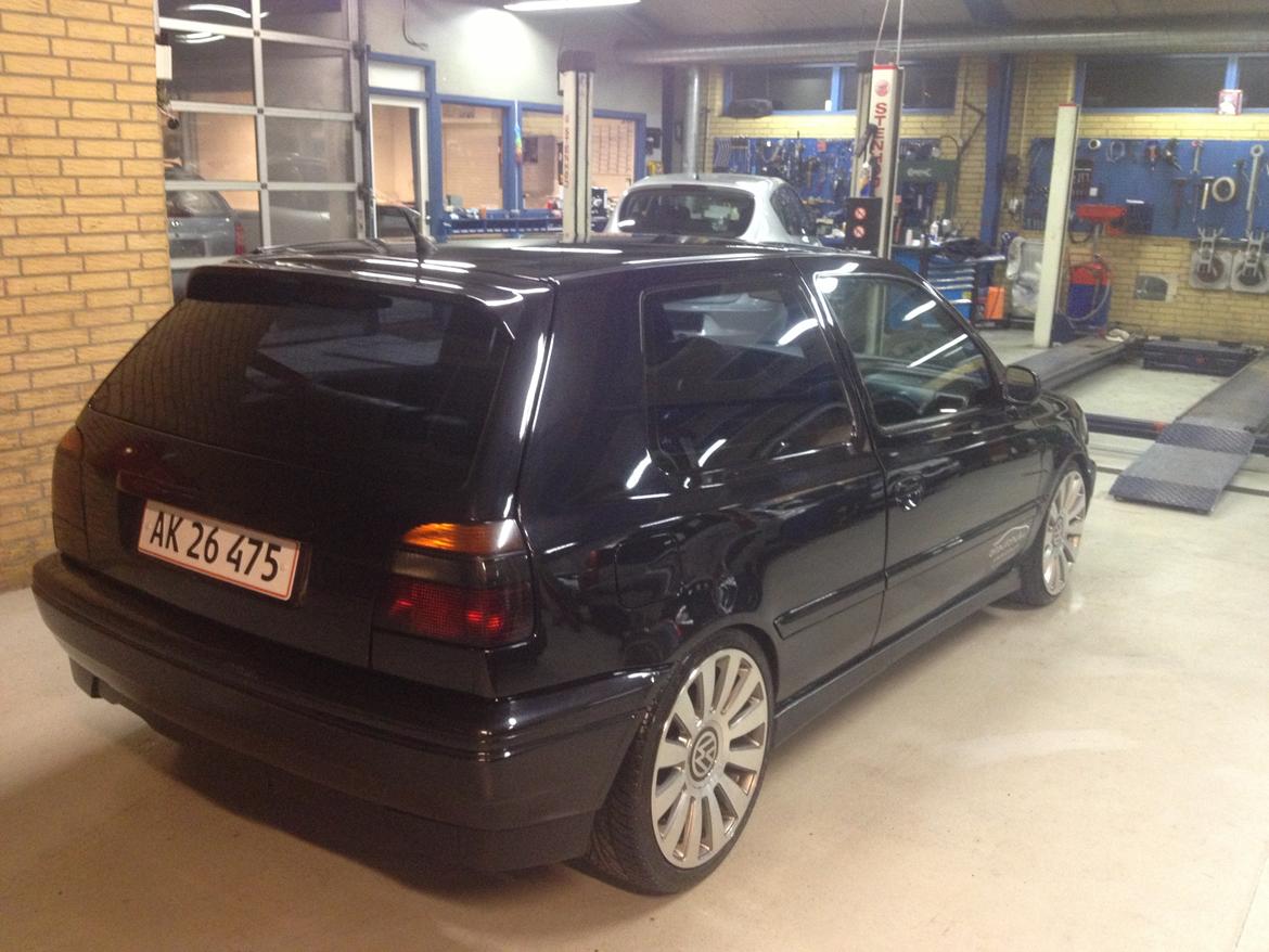 VW Golf 3 GTI TDI 110 Jubilæums > SOLGT billede 3