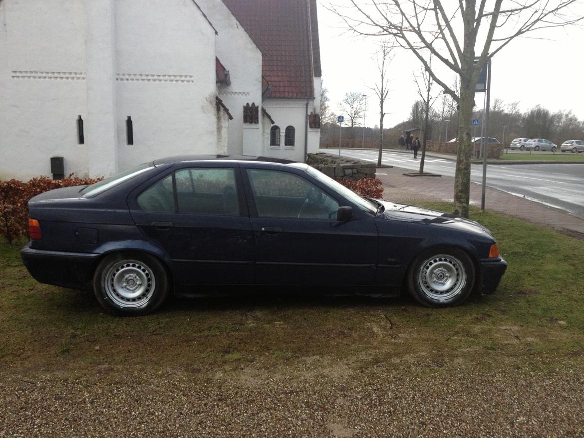 BMW E36 320i VINTERBIL solgt  billede 2