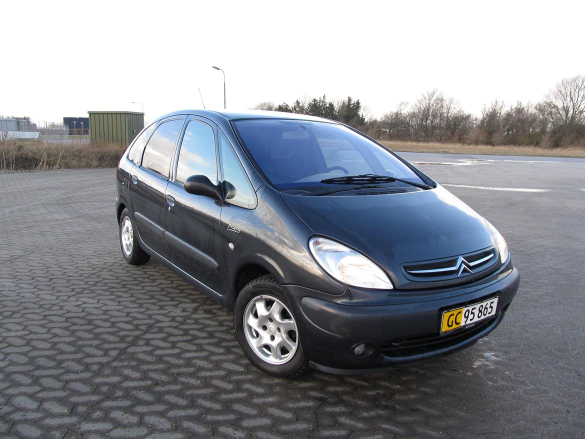 Citroën Xsara Picasso Prestige 1,8i 16V aka Ægget billede 3
