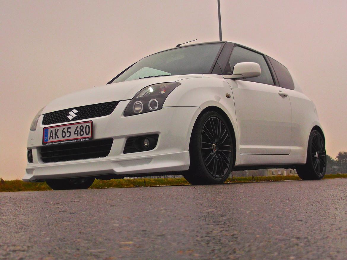 Suzuki Swift 1.5 GLX billede 2