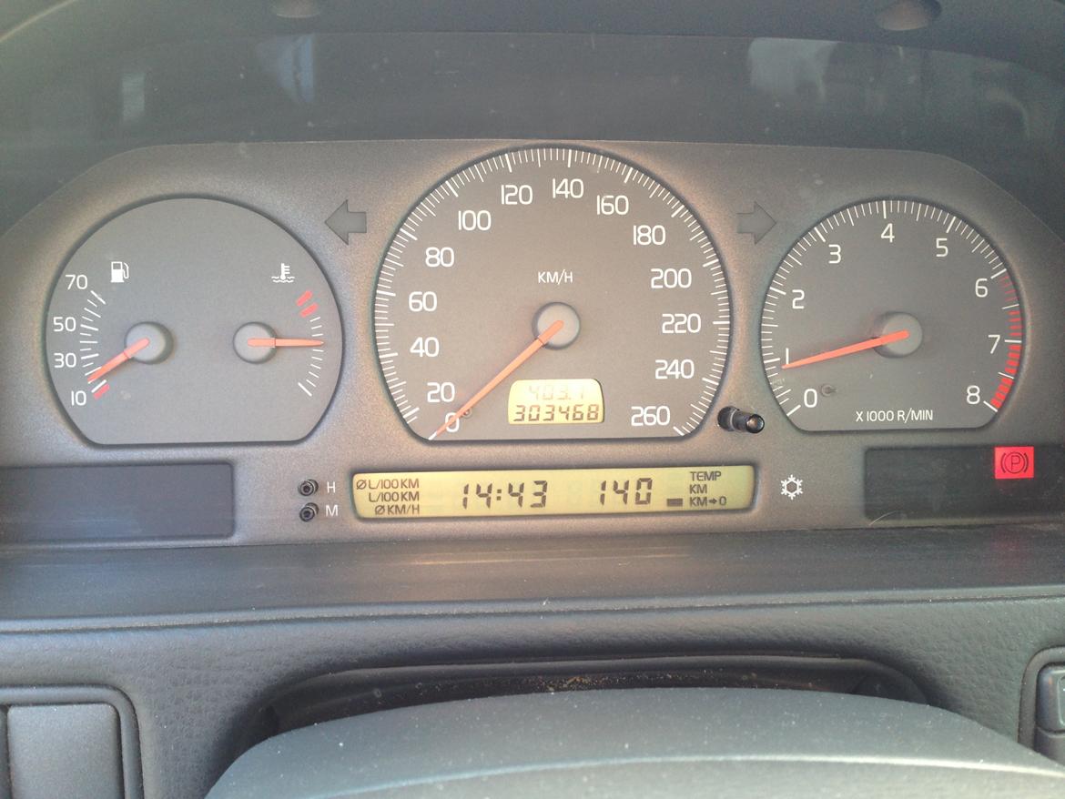 Volvo V70 2.5 T AWD billede 16