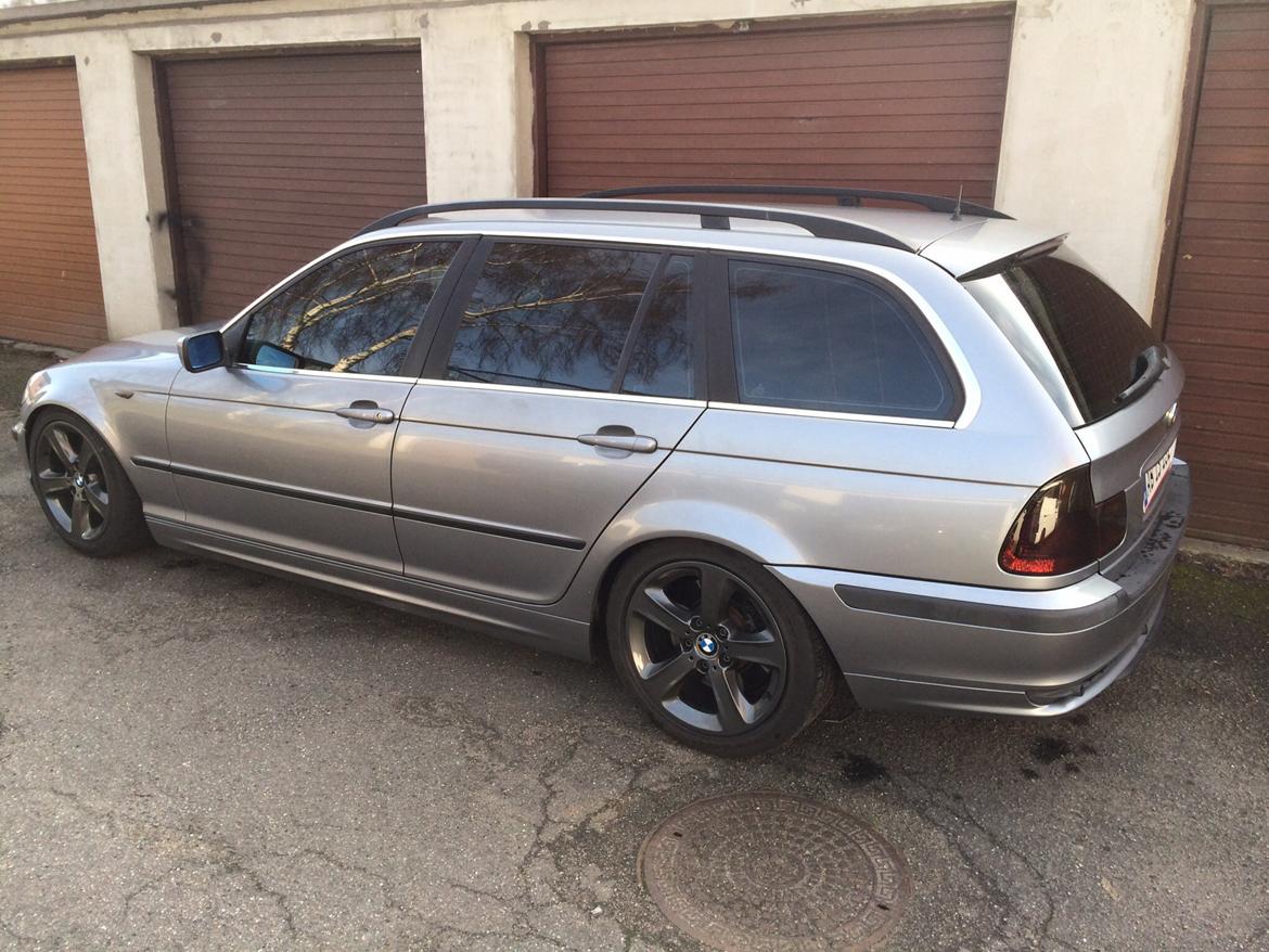 BMW E46 330D touring billede 1