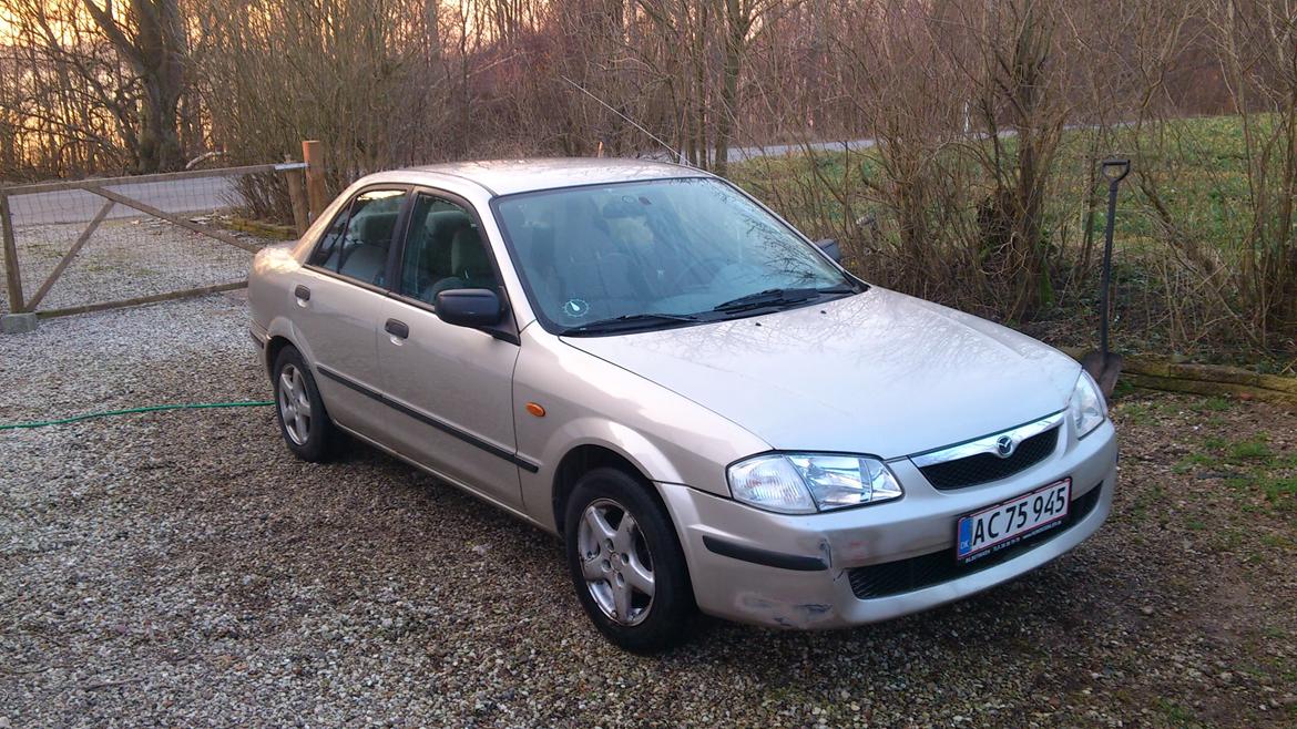 Mazda 323 GLX billede 2