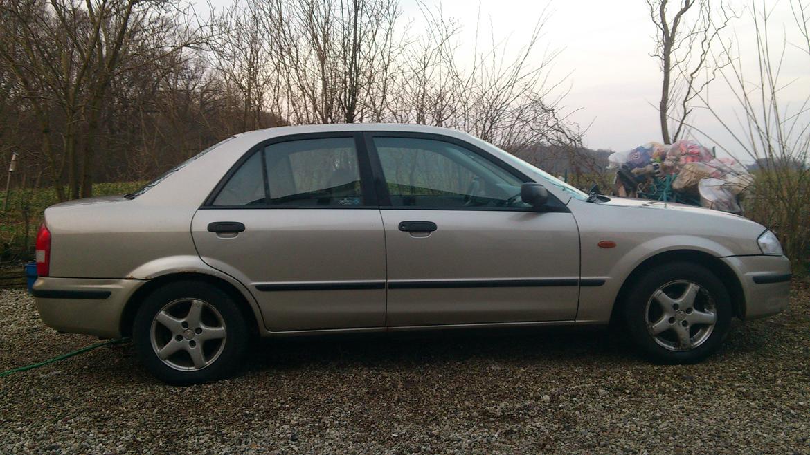 Mazda 323 GLX billede 8