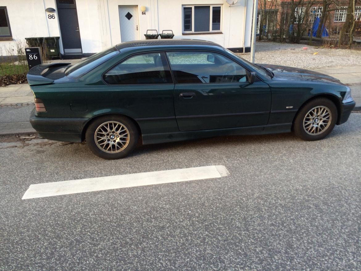 BMW 328i E36 AKA Green Shitskidbox #DØD# - Rare 15", som er perfekte til en god skidding på hvilket underlag du vil og trackdays :D billede 4