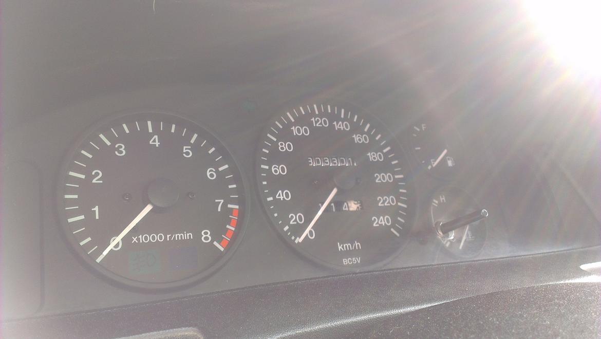 Mazda 323F BA 1,8I GLX billede 9