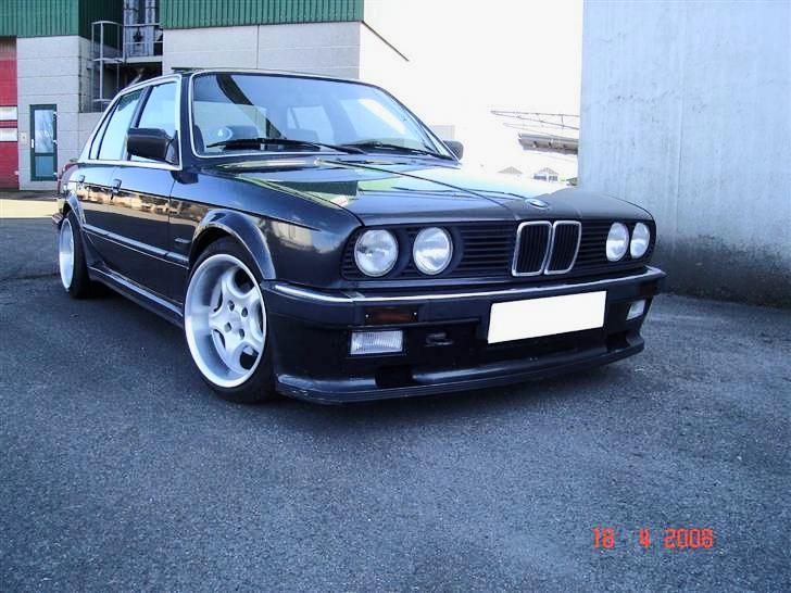 BMW E30 M-Tech 1 - E30 med M-tech 1 kit :) billede 1