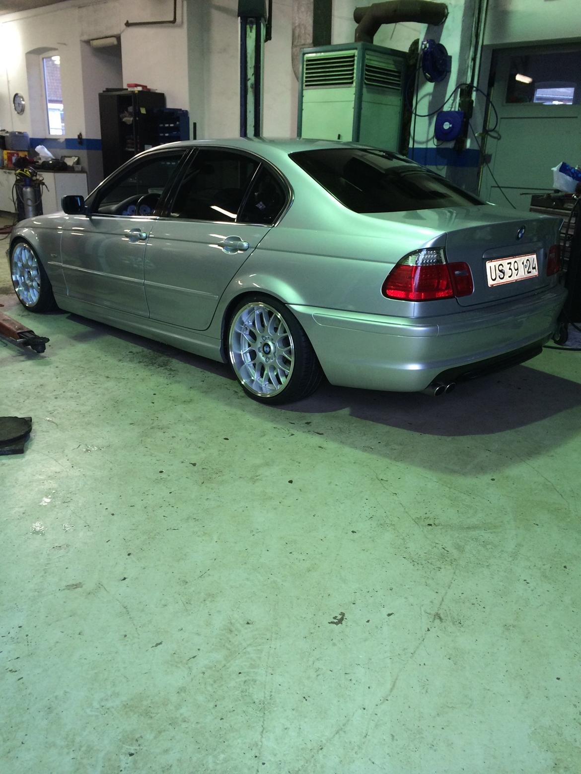 BMW E46 323i/330i med turbo billede 2