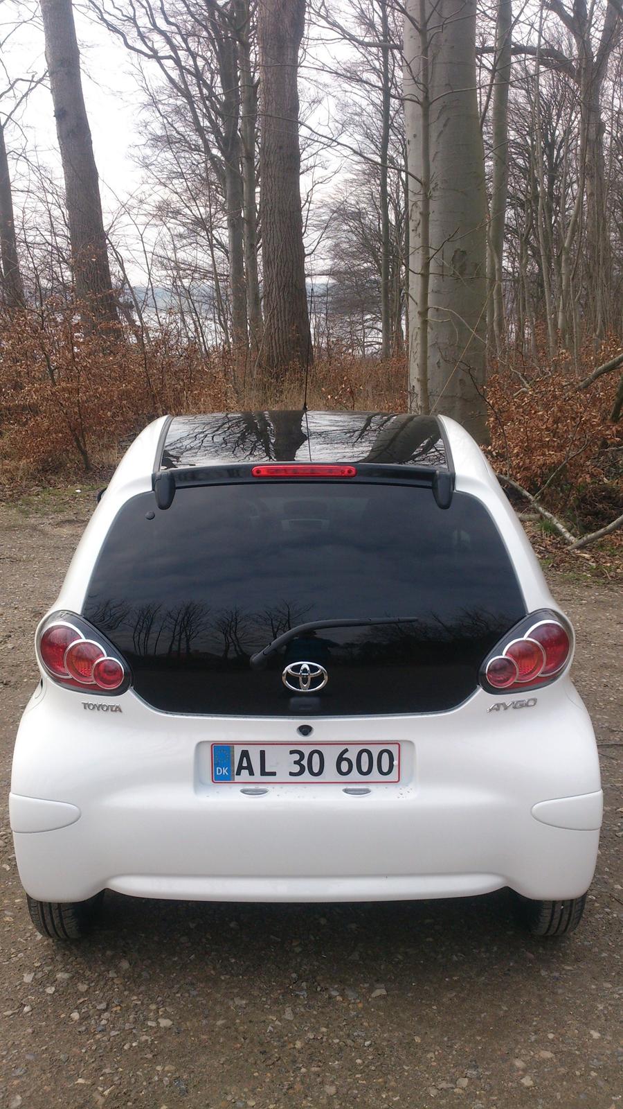 Toyota Aygo Black & White SOLGT billede 5