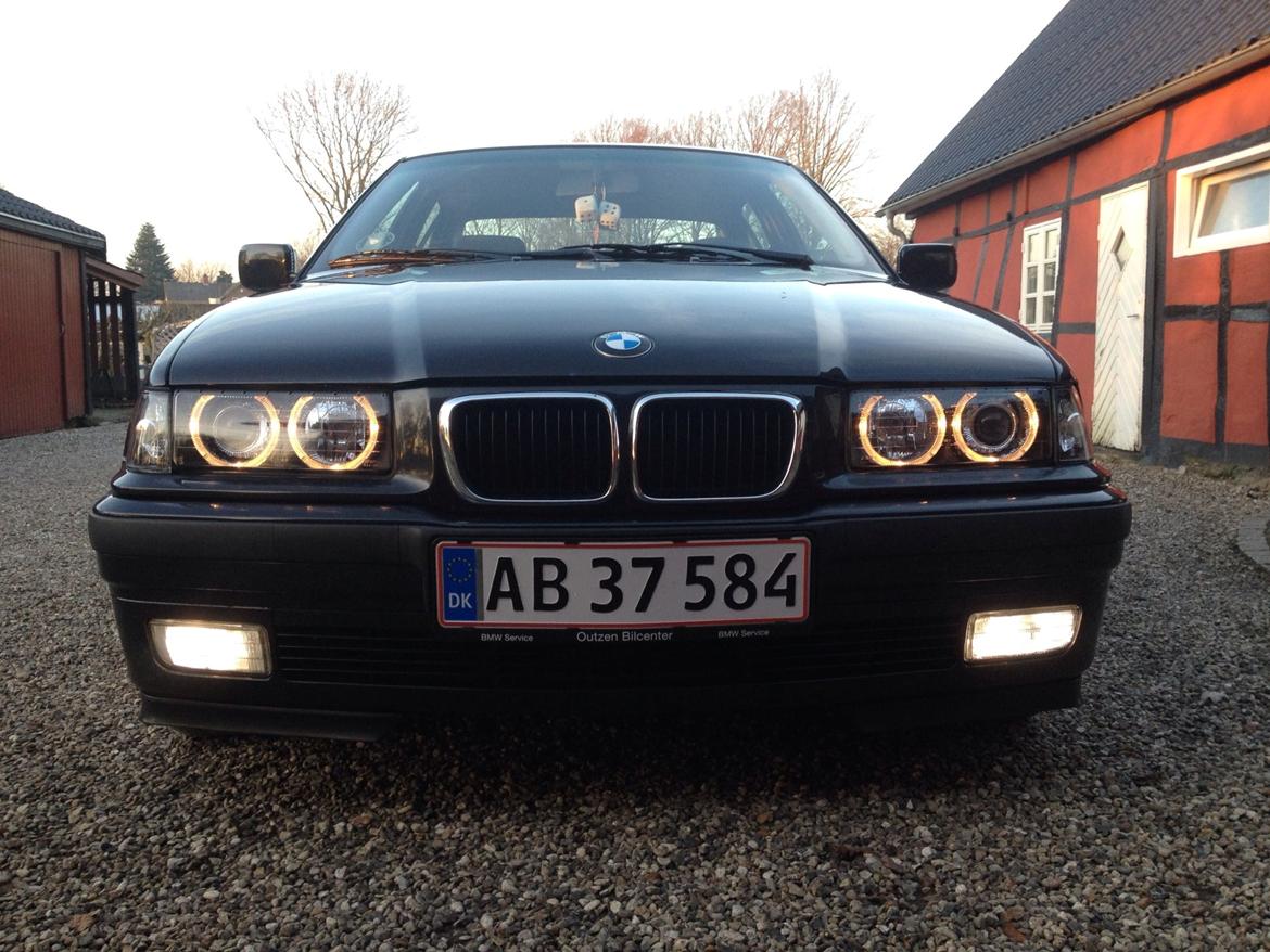 BMW 318i billede 1