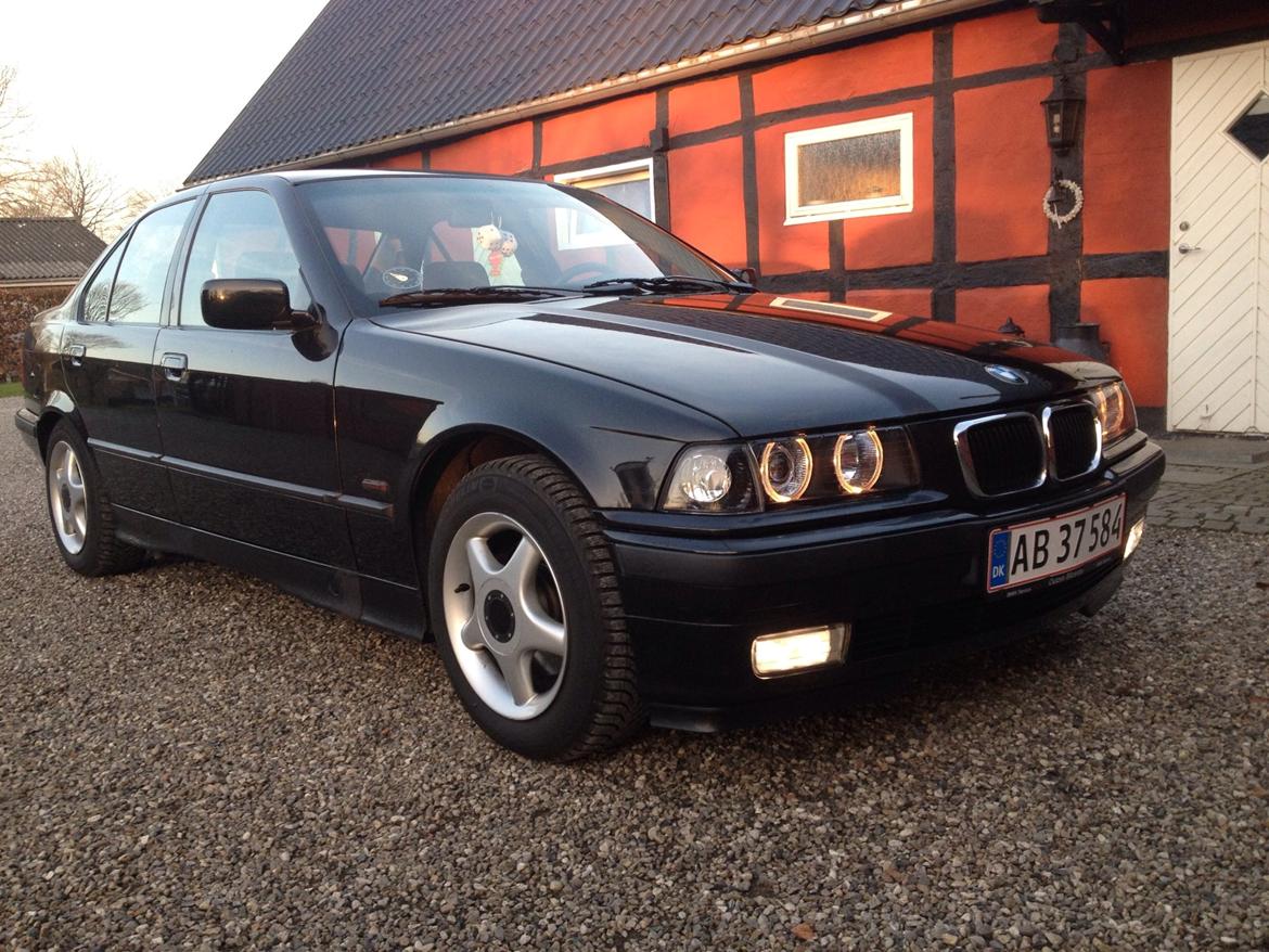 BMW 318i billede 2