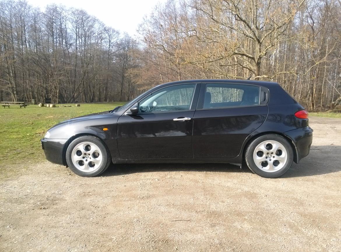 Alfa Romeo 147 SOLGT billede 1