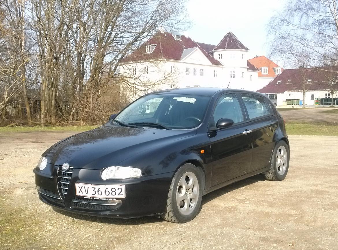 Alfa Romeo 147 SOLGT billede 2