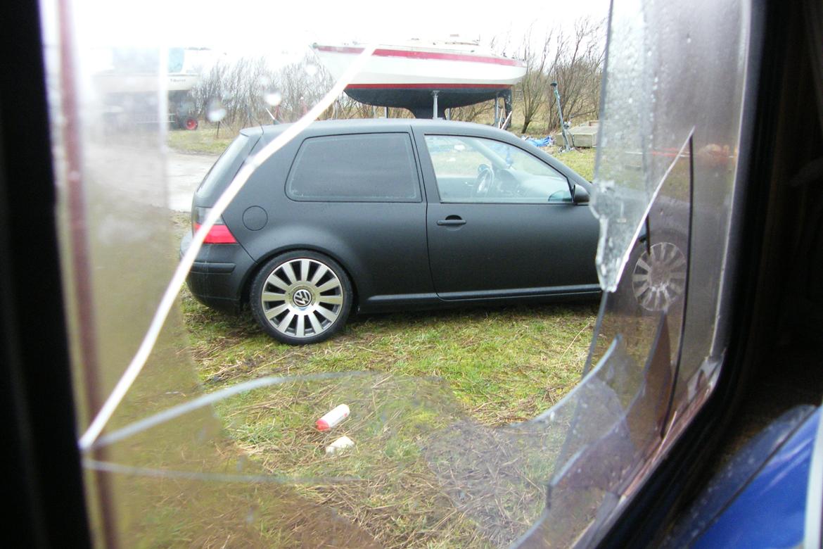 VW GOLF IV billede 2