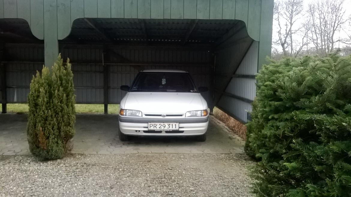 Mazda 323 Hatchback billede 29