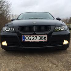BMW E90 320i