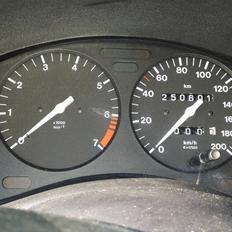 Opel corsa (Totalskadet)