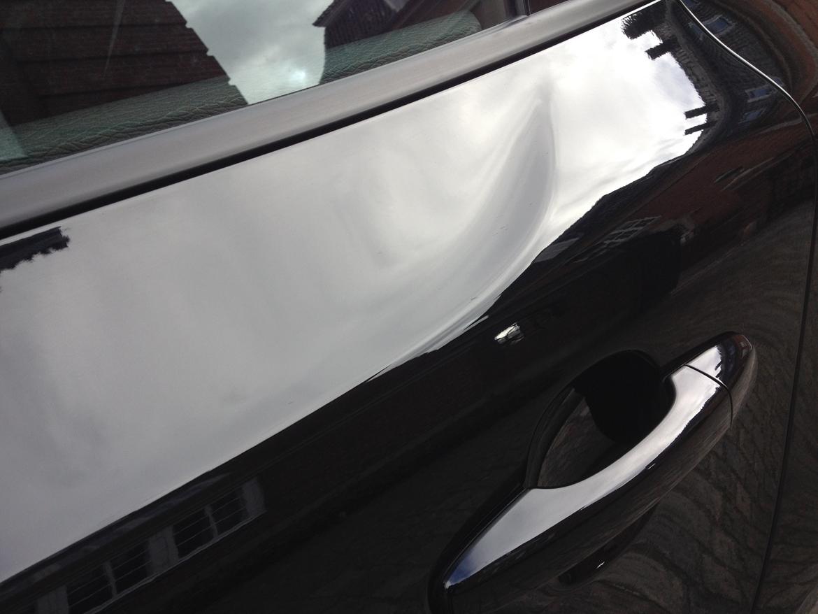 Volvo V40 D2 Kinetic - Knækket på bagdøren, er taget fra den gamle P1800 billede 9