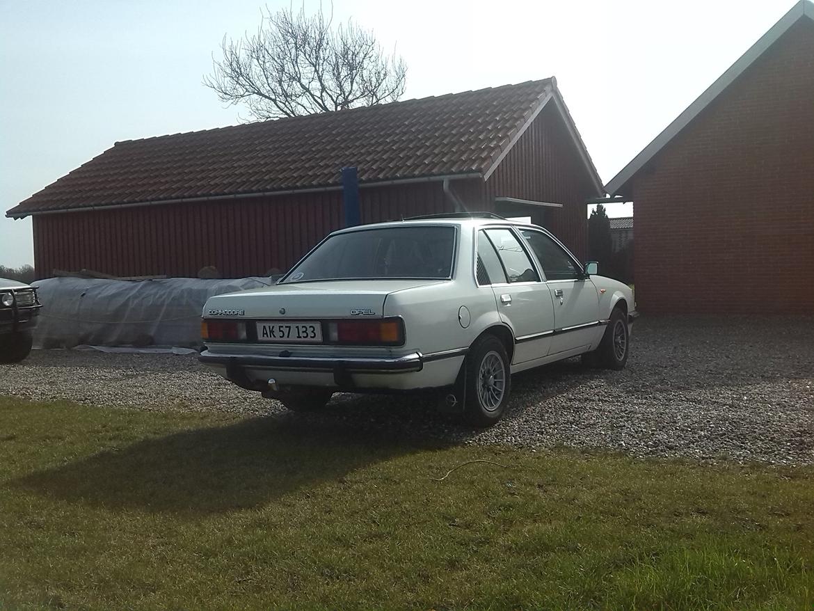 Opel commodore c 2.5s billede 7