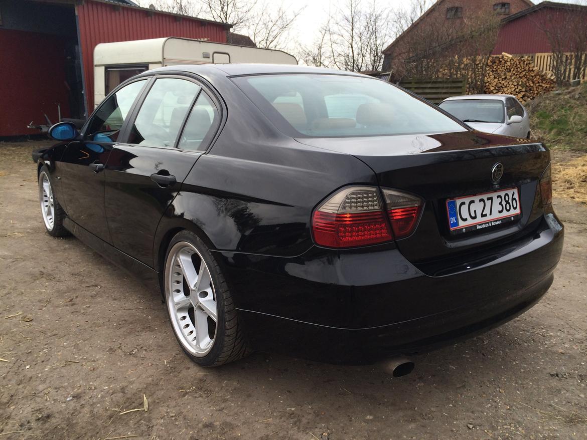 BMW E90 320i billede 7