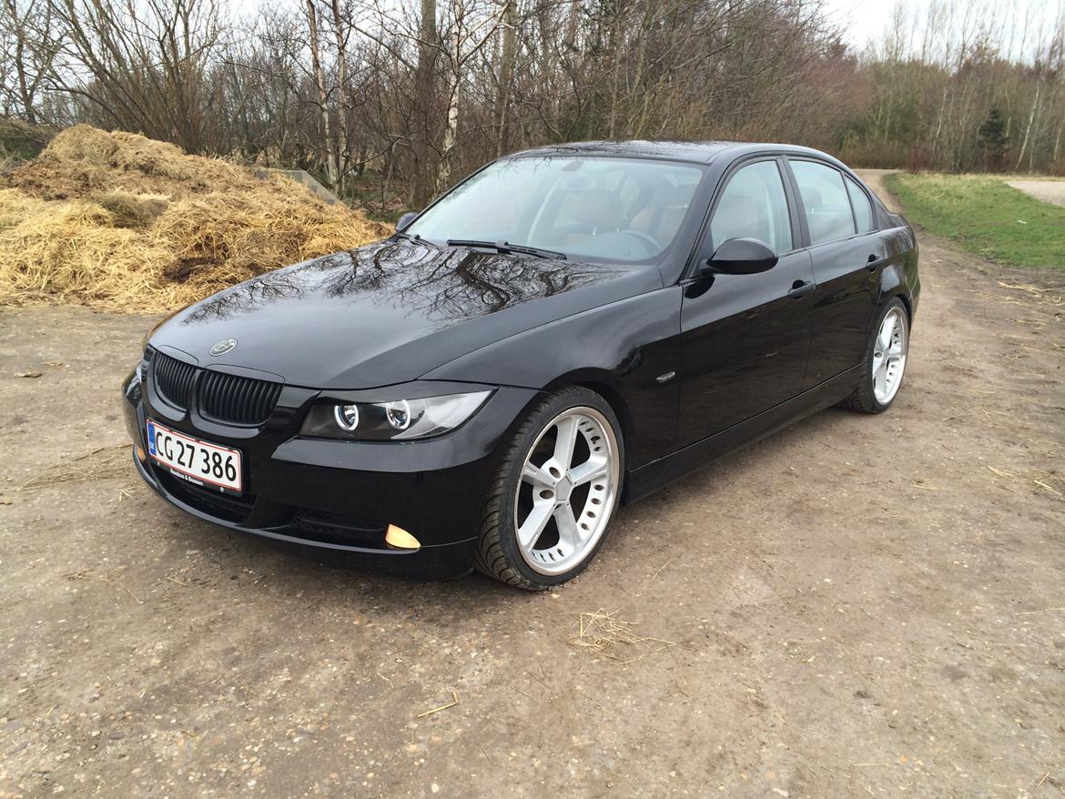 BMW E90 320i billede 9