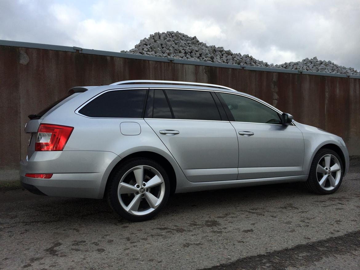 Skoda Octavia combi Elegance 2.0 TDI DSG *SOLGT* billede 4
