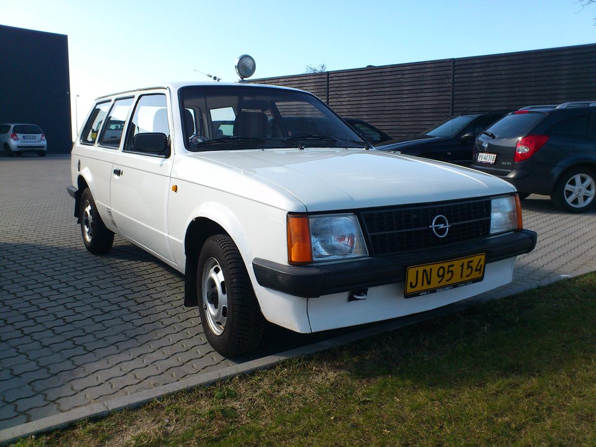 Opel Kadett D Van Vagtvogn. Solgt billede 1