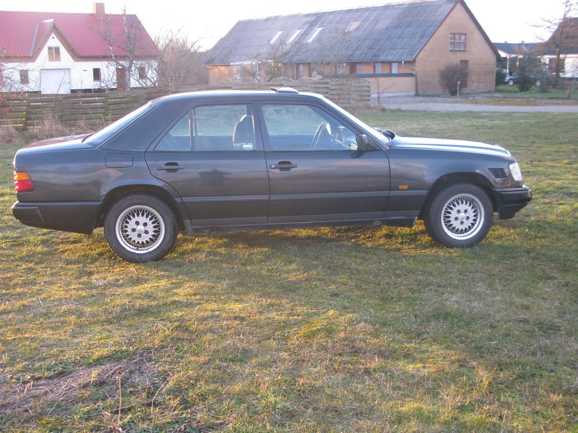 Mercedes Benz w124 billede 5