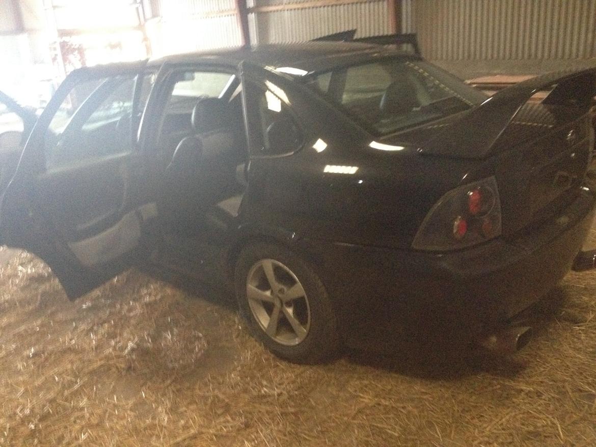 Opel Vectra B 2,0 ((Skrottet)) billede 4