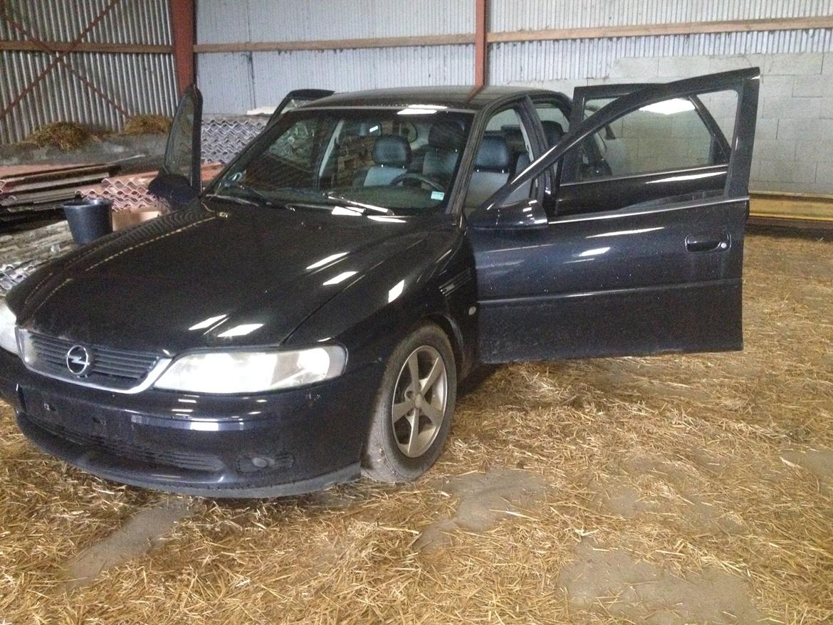 Opel Vectra B 2,0 ((Skrottet)) billede 6