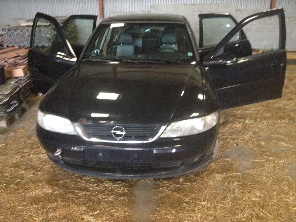 Opel Vectra B 2,0 ((Skrottet)) billede 7