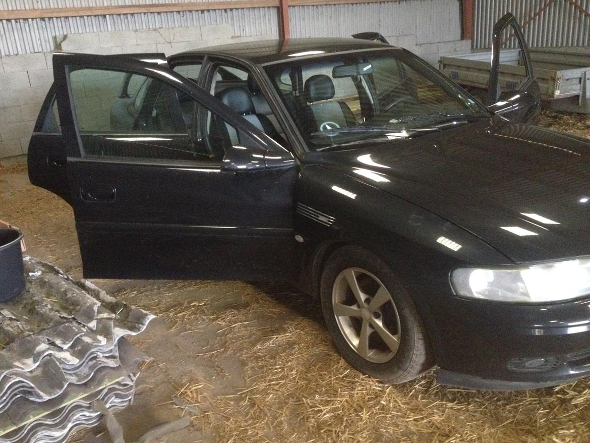 Opel Vectra B 2,0 ((Skrottet)) billede 8