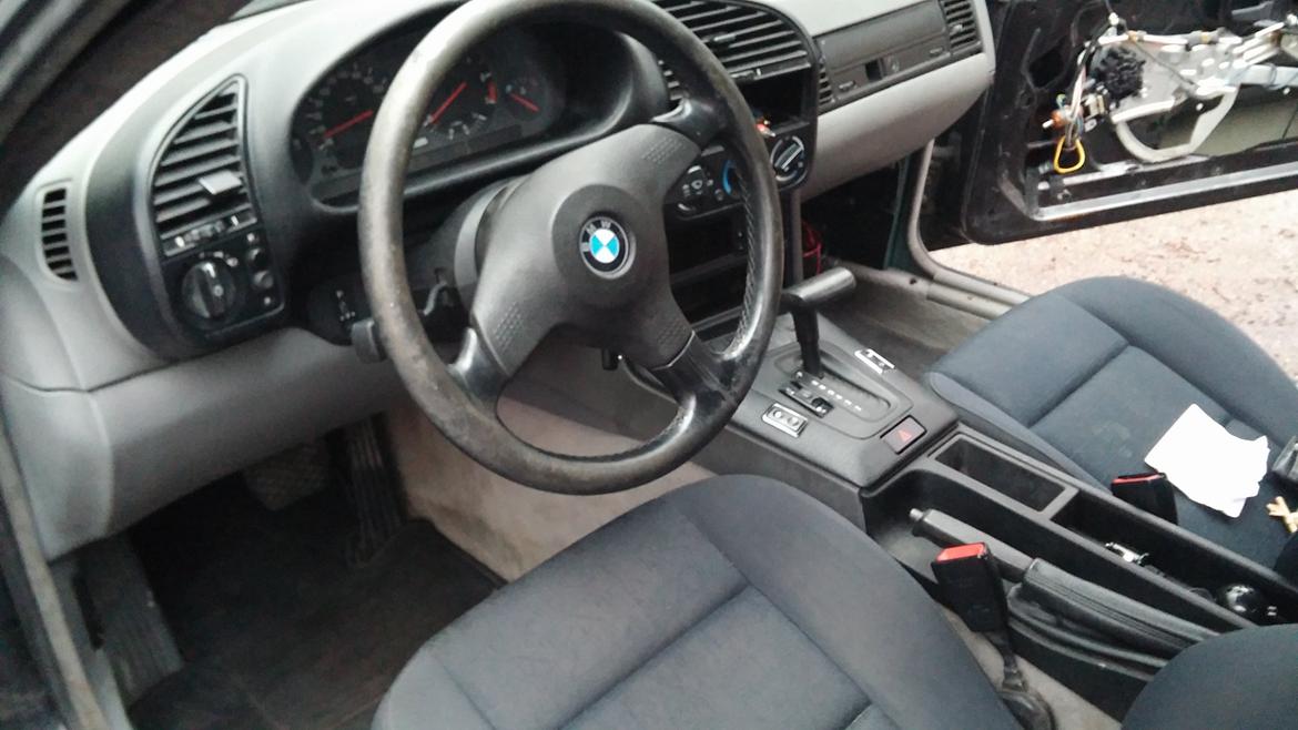 BMW E36 320iA Coupe billede 8
