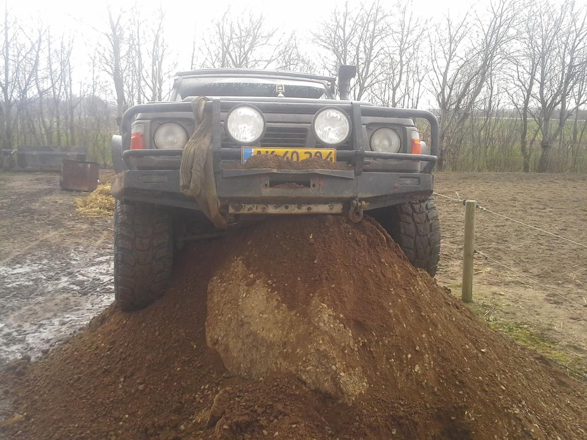 Nissan patrol GR y60 SLX hugget op - spiser lige en stak grus ;) billede 18