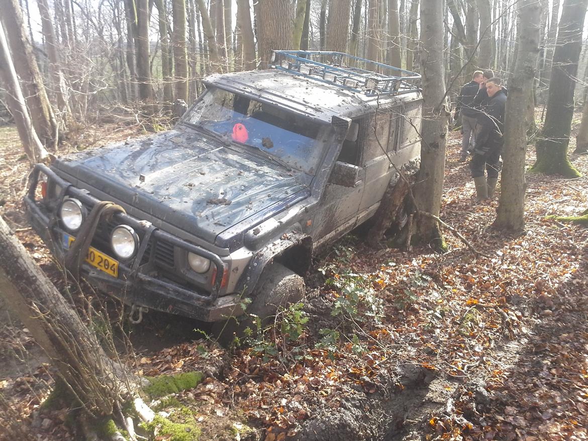 Nissan patrol GR y60 SLX hugget op - på skovtur billede 19