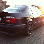 BMW E39 523i
