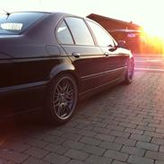 BMW E39 523i