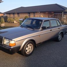 Volvo 240GL