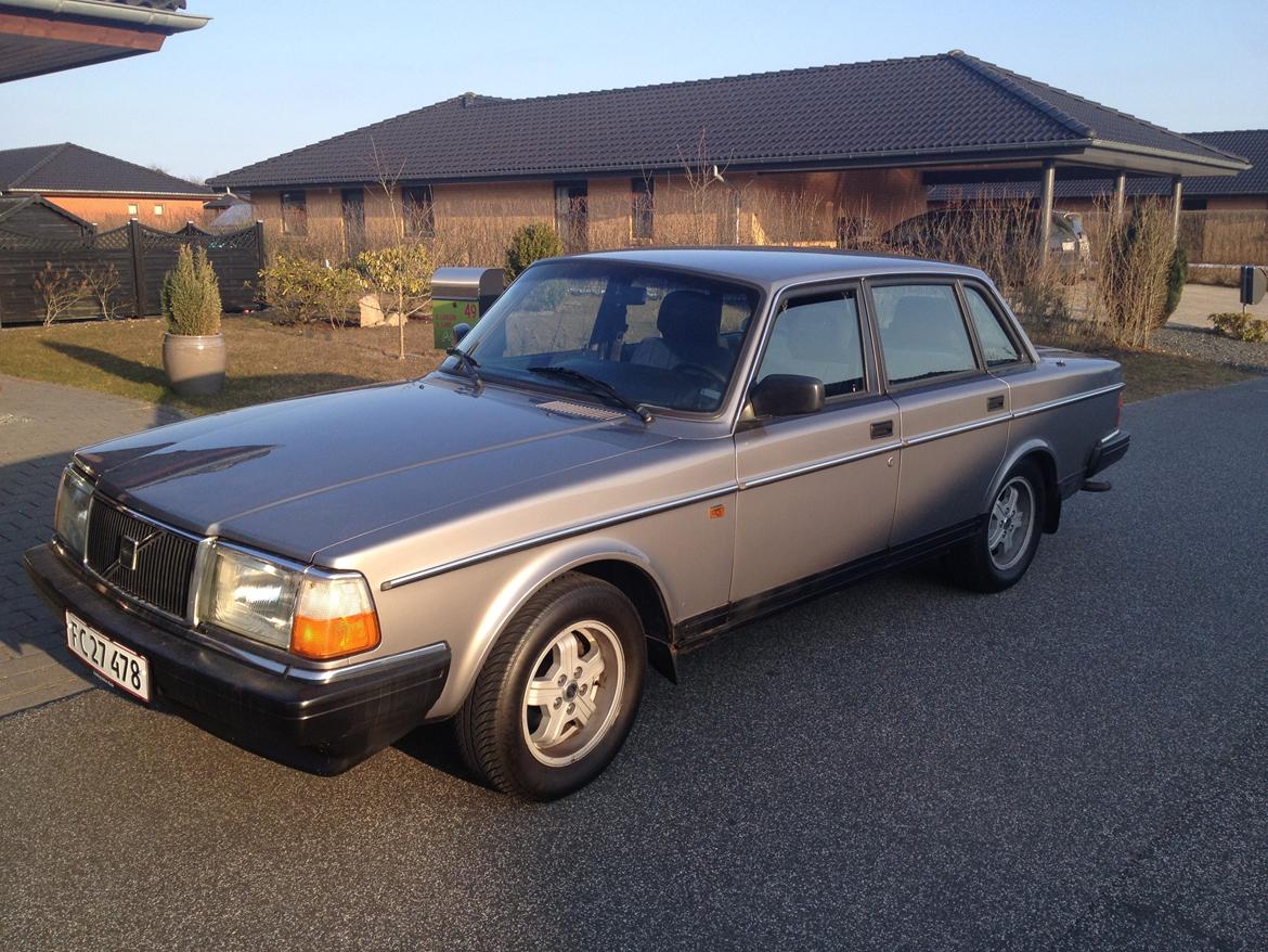 Volvo 240GL billede 2